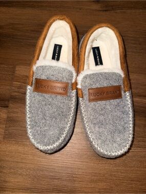 Lucky Brand Gray & Tan Cozy Faux-Fur Moccasin Slippers